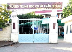 Thầy giáo bị phụ huynh mắng te tát vì cái quần: &#8220;Tôi rất sốc&#8221;