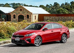 Xe Kia Cerato 2019 về Việt Nam "đấu" Toyota Corolla Altis