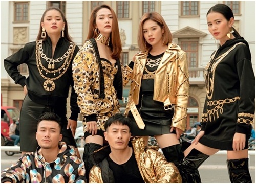 Minh Hằng cùng trò cưng diện street style chất lừ xuống phố trước chung kết The Face