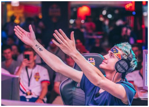 Ninja: Ngừng việc đồn đoán lại, tôi chẳng nhận được một xu nào từ Epic Games để chơi Fortnite cả