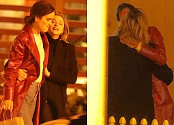 Hậu chia tay Brooklyn Beckham, Chloe Moretz hôn đồng giới với người mẫu nữ của tạp chí Playboy