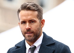 Ryan Reynolds sản xuất phim kinh dị The Patient Who Nearly Drove Me Out of Medicine