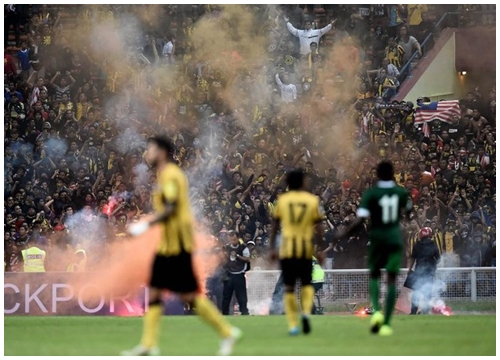 CĐV Việt Nam cần phòng tránh hiểm họa 'Ultras đen' ở Bukit Jalil