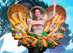 HOT: Fan Thái phấn khích khi H'Hen Niê trình diễn trang phục 'Bánh mì' tại Miss Universe 2018