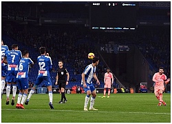 Messi lập cú đúp đá phạt, Barca đại thắng Derby Catalan