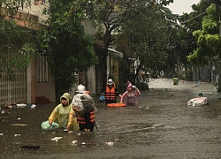 Mưa lũ làm 6 người chết, hàng ngàn ngôi nhà bị chìm