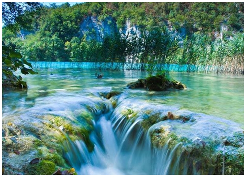 Chiêm ngưỡng vẻ đẹp lung linh của hồ Plitvice, Croatia