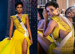 H&#8217;Hen Niê xắn váy, ngồi bệt trong hậu trường bán kết Miss Universe