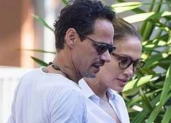 Jennifer Lopez và chồng cũ ôm hôn thân thiết khi gặp nhau