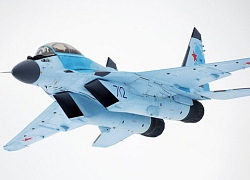 Khoảnh khắc "chim sắt" MiG-35 Nga cất cánh thẳng đứng