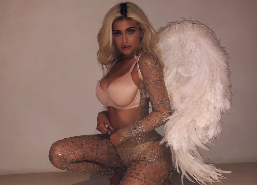 Kylie Jenner - ngôi sao quyền lực và gợi cảm nhất mạng xã hội 2018