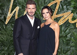 Victoria để lộ tấm lưng đã xóa sạch "hình xăm tình yêu" dành cho David Beckham