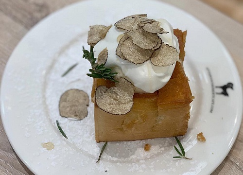 After You nổi tiếng Bangkok cho hẳn nấm truffle làm topping bánh toast giá không đắt nhưng không hề dễ mua