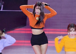 Bị bệnh nhưng vẫn ráng biểu diễn, mỹ nữ Seolhyun (AOA) buồn nôn rồi ngã quỵ trên sân khấu