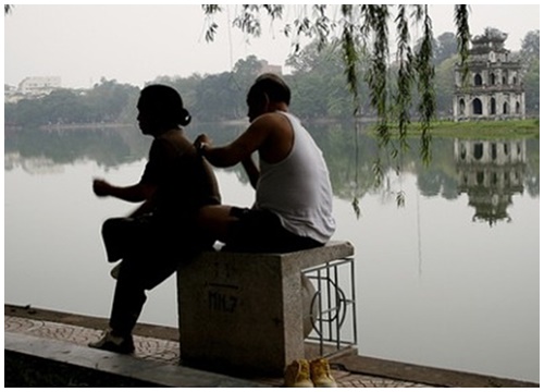 Hoạn nạn không rời bỏ, cãi vã không nghĩ đến chuyện ly hôn: Đó mới là tình nghĩa vợ chồng thật sự