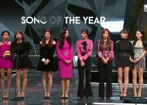 Nghi vấn MAMA 2018 'vẽ' ra thêm 1 giải Daesang cho BTS để chia 'Song Of The Year' cho TWICE?