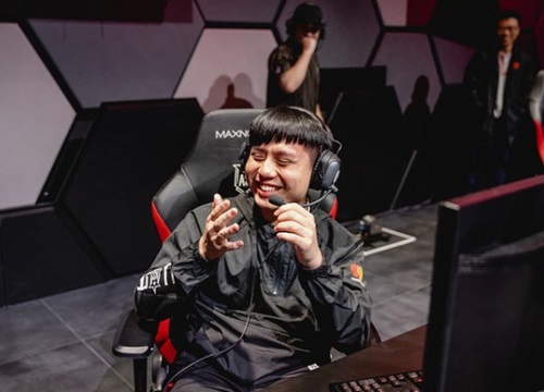 Ngôi sao đường giữa Maple lần đầu tiên hé lộ lí do rời Flash Wolves trước với báo giới