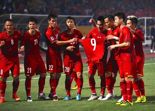 Hàng công Việt Nam vắng bóng trong đội hình xuất sắc nhất AFF Cup 2018