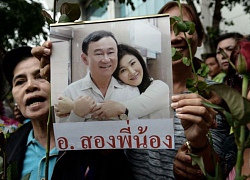 Hình anh em ông Thaksin bị cấm trong tranh cử