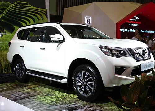 Nissan Terra diesel số sàn có gì để đối đầu với Toyota Fortuner?