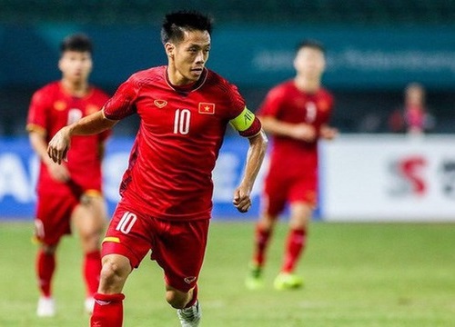 Vừa bị gạch tên dự Asian Cup, Văn Quyết lại rơi khỏi tốp 5 Quả bóng vàng