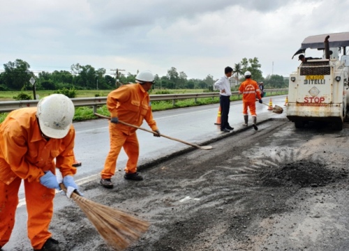 Cơ bản khắc phục xong ổ gà QL1 qua Phú Yên