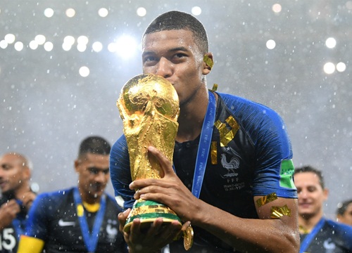 Cuối cùng, Kylian Mbappe cũng bước qua tuổi 20!