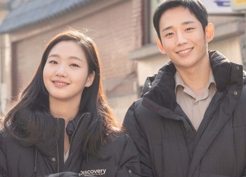 Jung Hae In đóng cặp với Kim Go Eun nhưng lại trông giống đôi bạn thân hơn là tình nhân