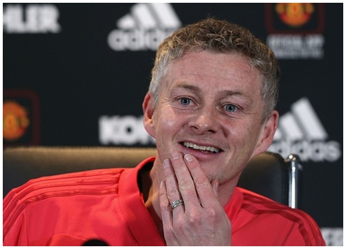 Solskjaer: 'Cầu thủ MU cẩn thận, tôi cũng có máy sấy tóc'