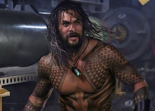 7 chi tiết mà fan DC có thể vỗ ngực tự hào vì Aquaman "cool" hơn Black Panther nhiều lần