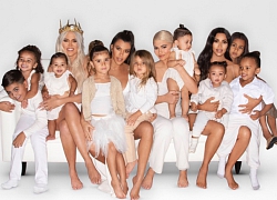 Công chúa, hoàng tử nhí nhà Kardashian tập hợp chụp ảnh Noel