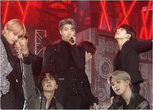 Knet lao vào tranh cãi hậu SBS Gayo Daejun 2018: EXO có xứng đáng được diễn kết màn khi BTS khiến sân khấu bùng nổ với tận 6 bài hát?