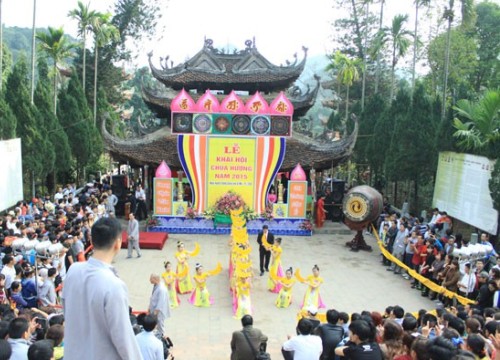 "Làm dự án tâm linh Hương Sơn vì quyền lợi của ai?"