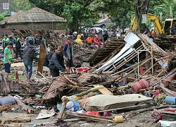 Số người chết trong sóng thần Indonesia tăng lên gần 300