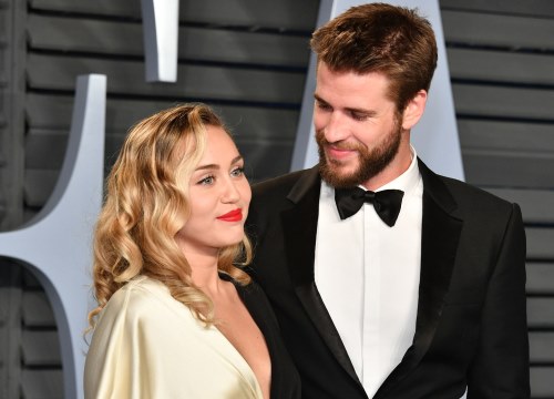 Trước ngày cưới, các sao khác lo chuẩn bị hôn lễ thật hoành tráng, riêng Miley - Liam lại làm những việc giản đơn bất ngờ