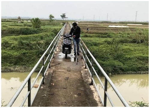 Cú lừa cực mạnh đầu năm: Tin lời chỉ đường Google map, thanh niên suýt đưa cả người và xe xuống sông