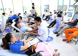 Cán bộ, sinh viên Đại học Đông Á tham gia chương trình Hiến máu nhân đạo