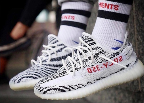 Nâng tầm phong cách nhờ những kiểu phối đồ với yeezy 350 v2 siêu cá tính