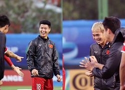 Văn Toàn, Duy Mạnh cười đùa rạng rỡ trước ngày khai mạc Asian Cup 2019