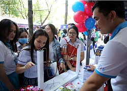 Biết về ngành học nhờ gian hàng triển lãm