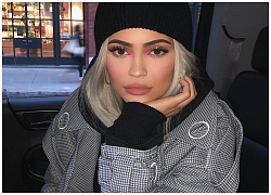 Được Kylie Jenner và hàng loạt IT Girl đình đám lăng xê nhưng tông mắt tím vẫn không bật lên Top Trend nổi. Vì sao vậy?