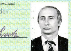 Tổng thống Nga Putin và bí mật tấm thẻ mật vụ Đông Đức mà ông sở hữu