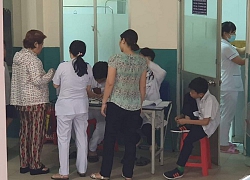 Uống trà sữa, 15 học sinh trường Tiểu học nghi bị ngộ độc