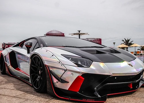 Cận cảnh Lamborghini Aventador độ Liberty Walk bảy sắc cầu vồng của đại gia Vũng Tàu