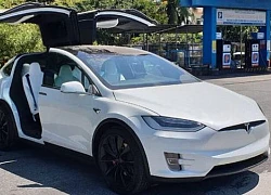 "Khui công" SUV điện Tesla Model X P100D đầu tiên về Việt Nam trong năm mới