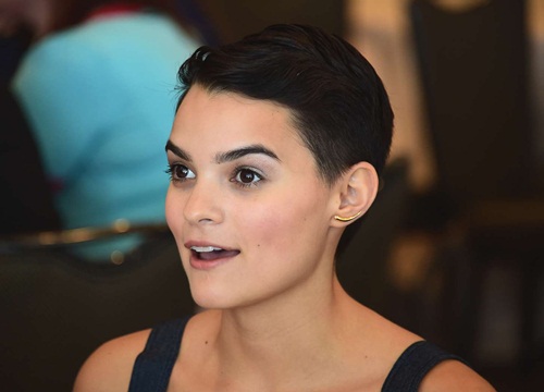 Playing With Fire Brianna Hildebrand tham gia phim cùng John Cena