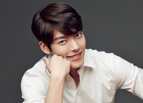 Sau 2 năm chữa bệnh ung thư, tài tử Kim Woo Bin cuối cùng cũng sắp trở lại làng giải trí?