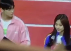 Khoảnh khắc Cha Eunwoo bắt chuyện cùng Tzuyu (TWICE): Như một bộ phim thanh xuân học đường