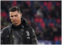 Ronaldo buồn thiu ngày bị 'thần đồng' Juventus cướp sân khấu