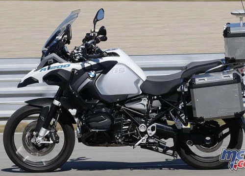 Xem BMW R 1200 GS phô diễn màn tự hành "cực đỉnh"